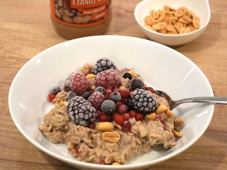 Peanut Butter & Berry Porridge