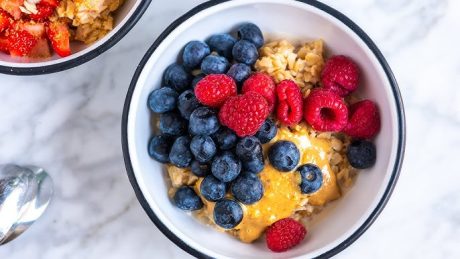 Peanut Butter & Berry Porridge