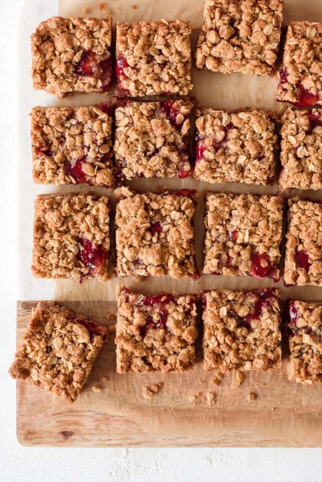 Baked Strawberry Jam Crumble Bars