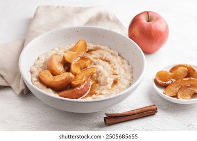Baked Oats with Cinnamon & Apple